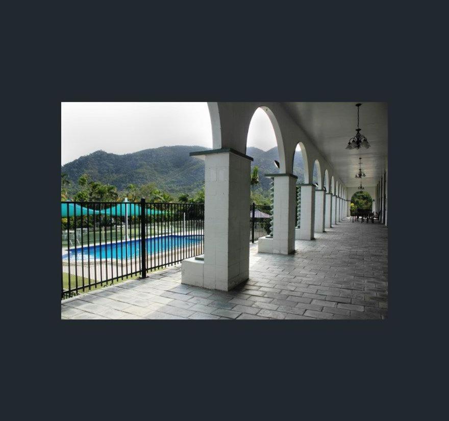 Amaroo On Mandalay, Magnetic Island Hotel Nelly Bay Exterior photo