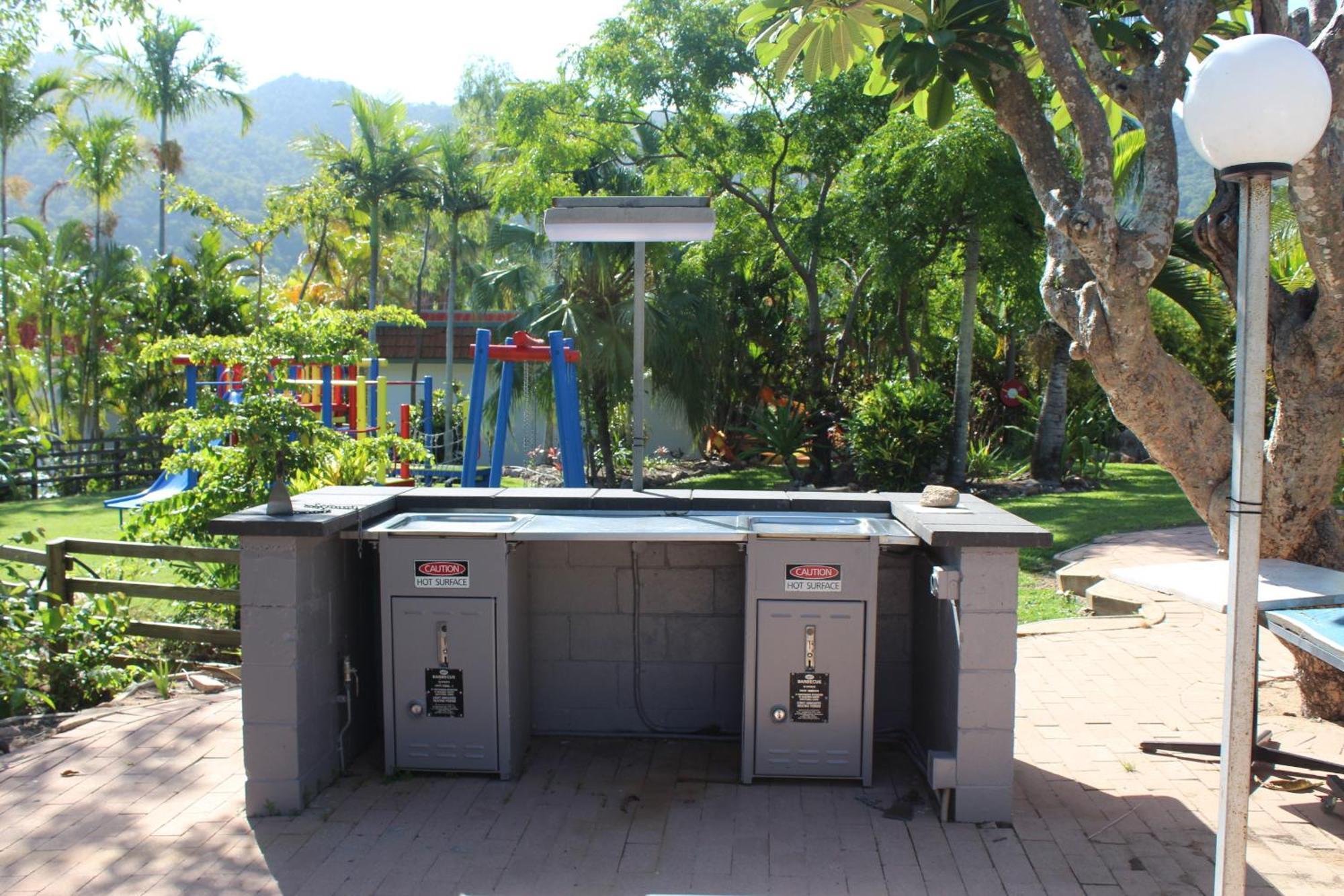 Amaroo On Mandalay, Magnetic Island Hotel Nelly Bay Exterior photo
