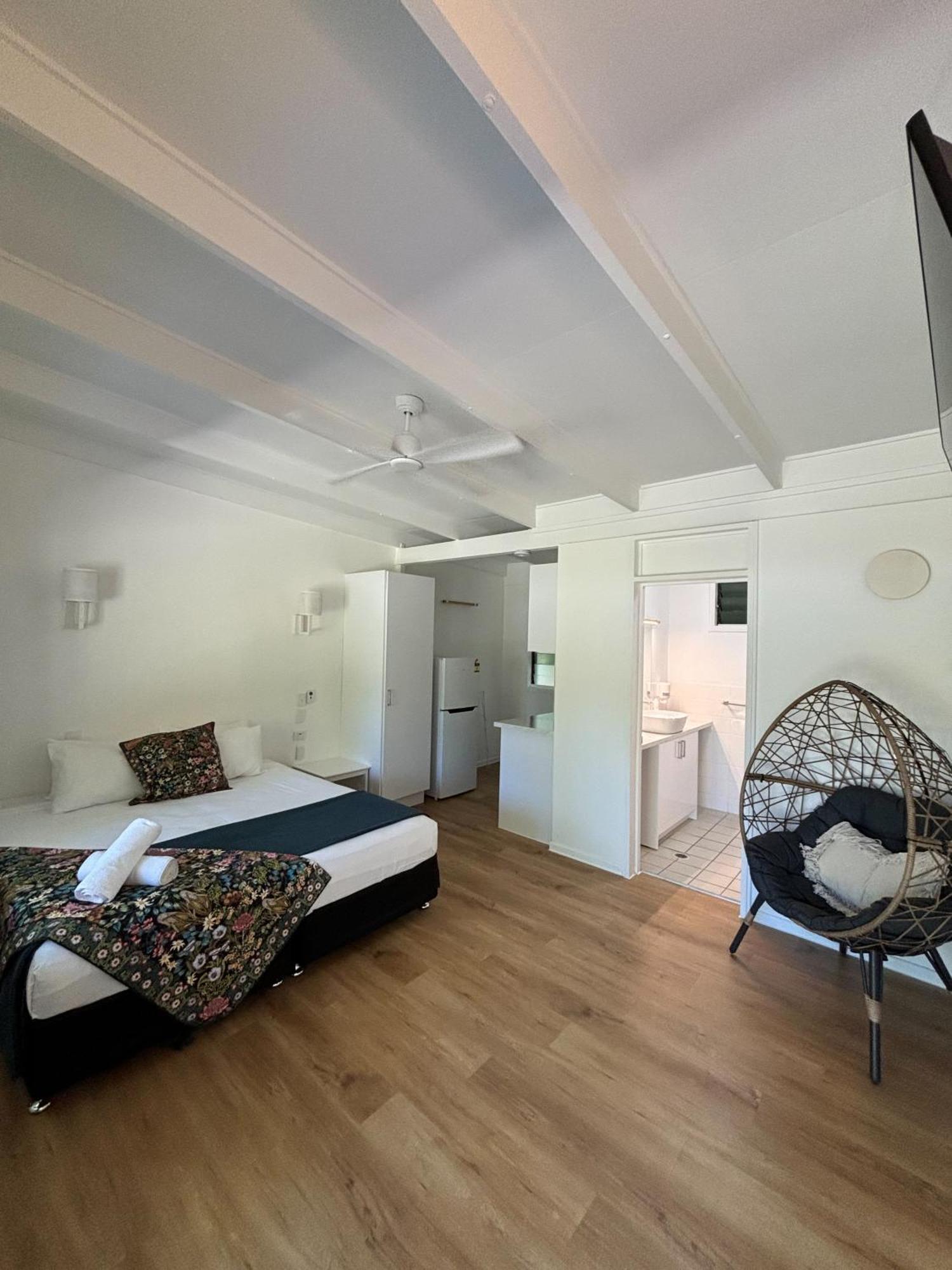 Amaroo On Mandalay, Magnetic Island Hotel Nelly Bay Exterior photo