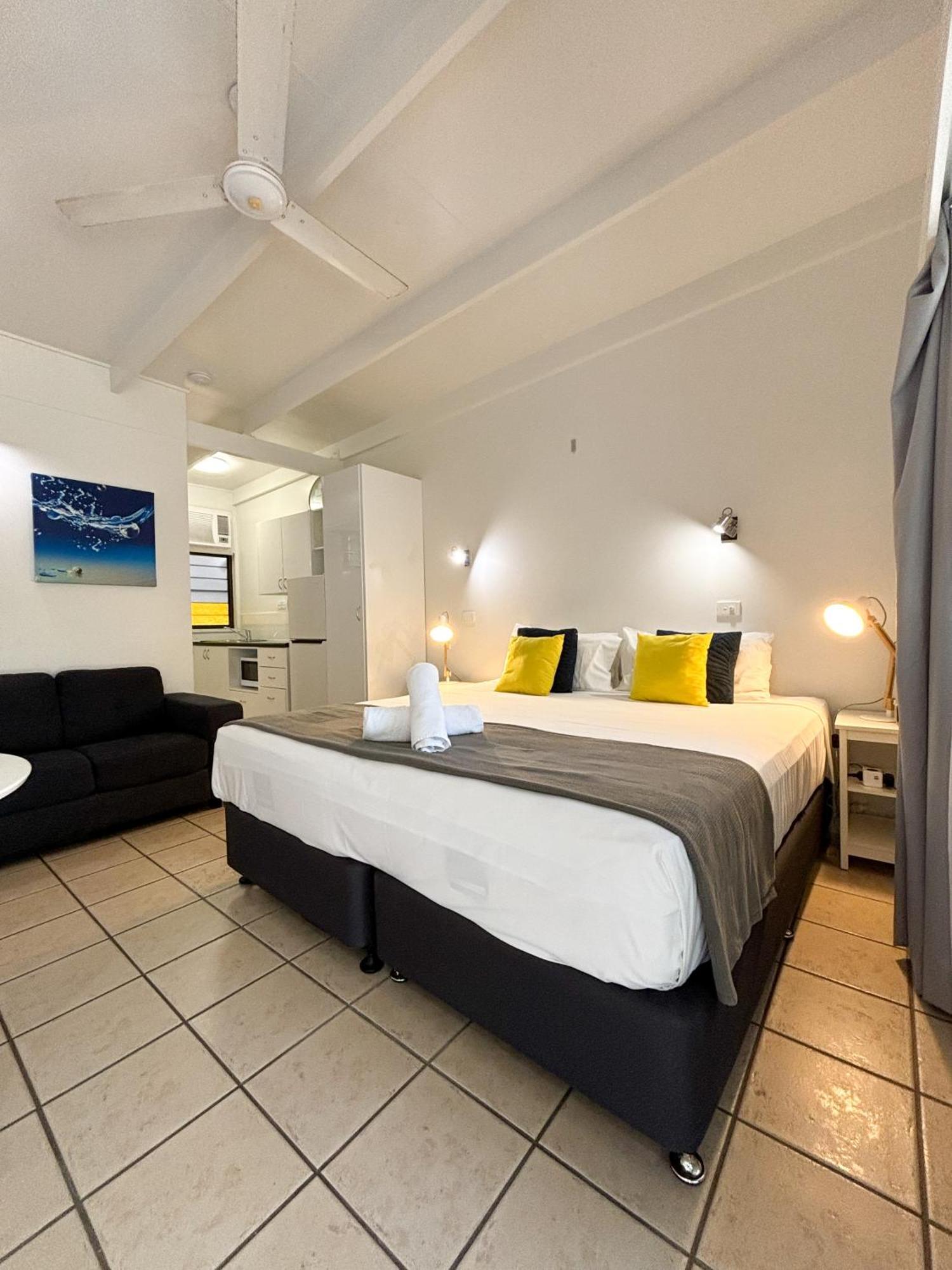 Amaroo On Mandalay, Magnetic Island Hotel Nelly Bay Exterior photo