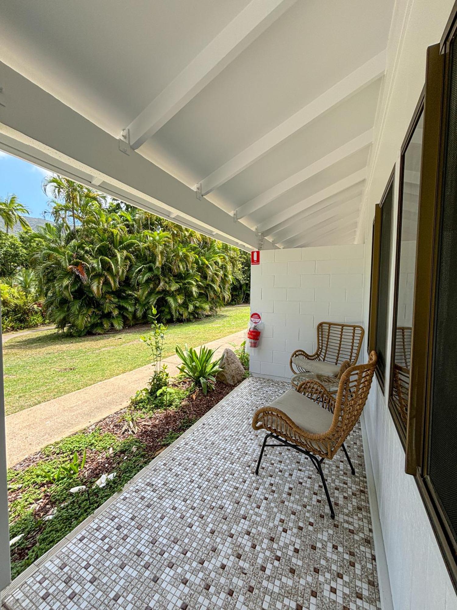 Amaroo On Mandalay, Magnetic Island Hotel Nelly Bay Exterior photo